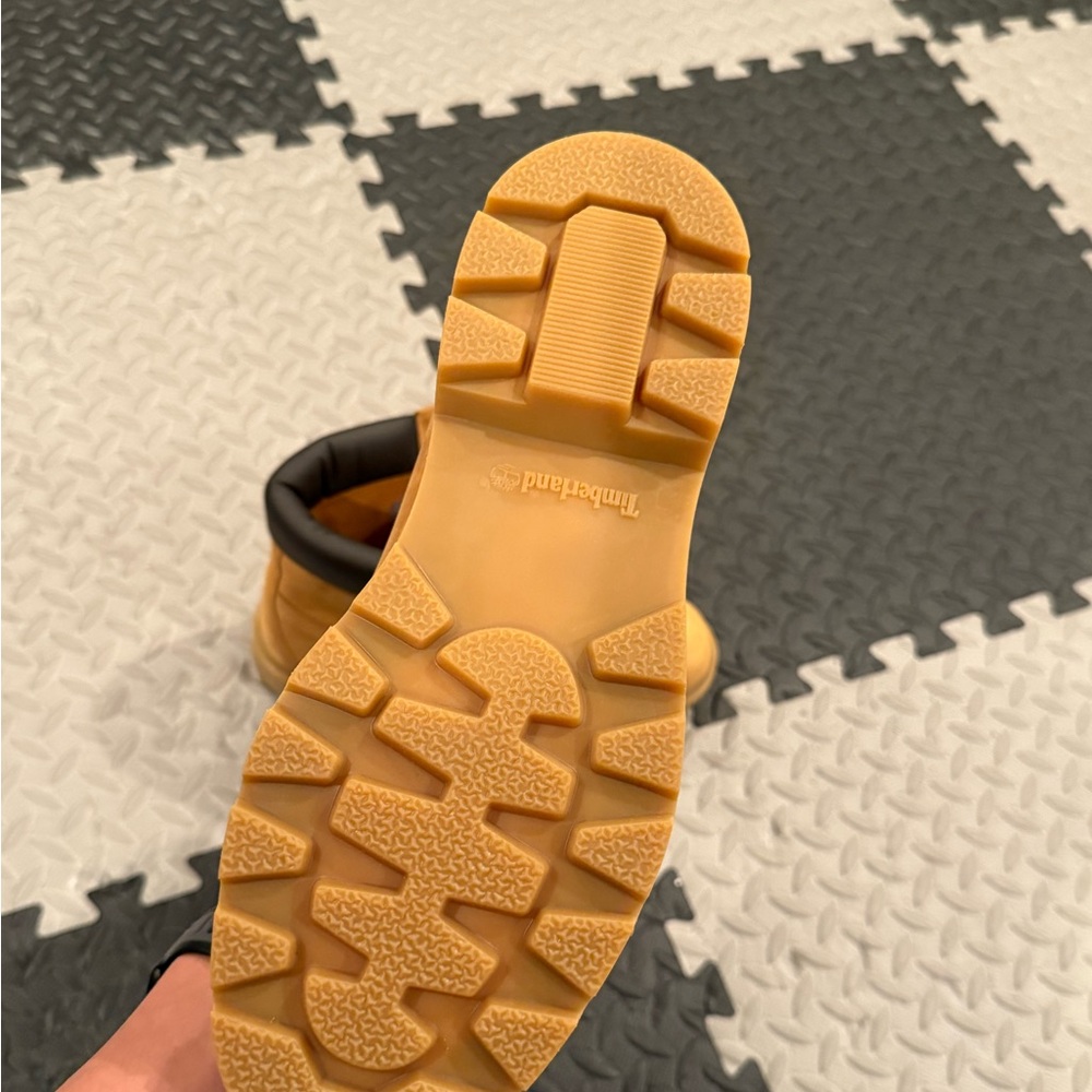 Timberland Boots - Picture 4 of 8